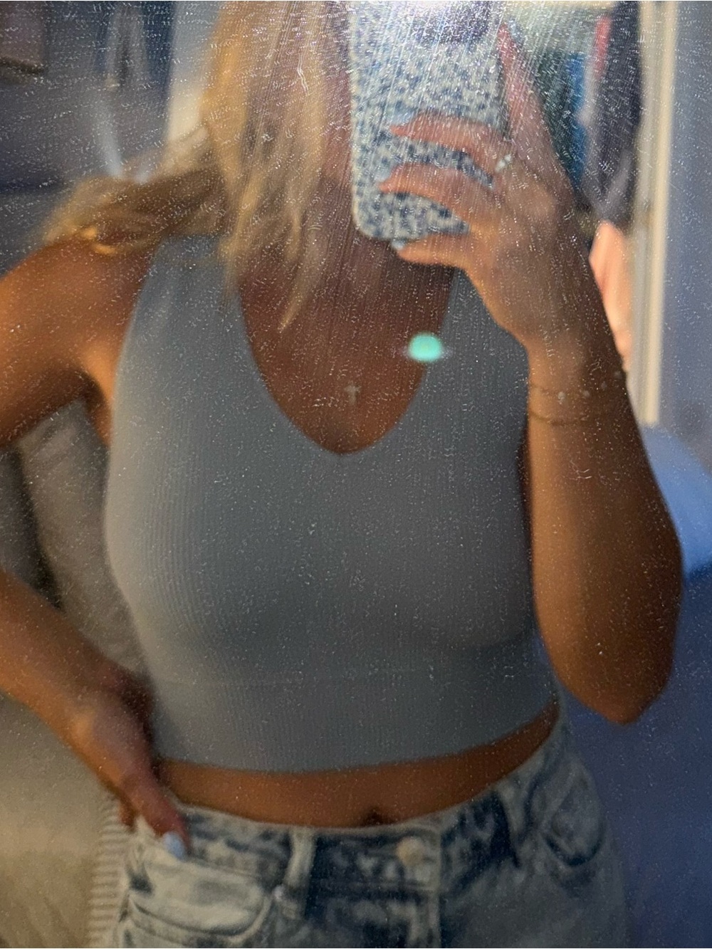 Sleeveless V-Neck Crop Tank Top in Light Gray